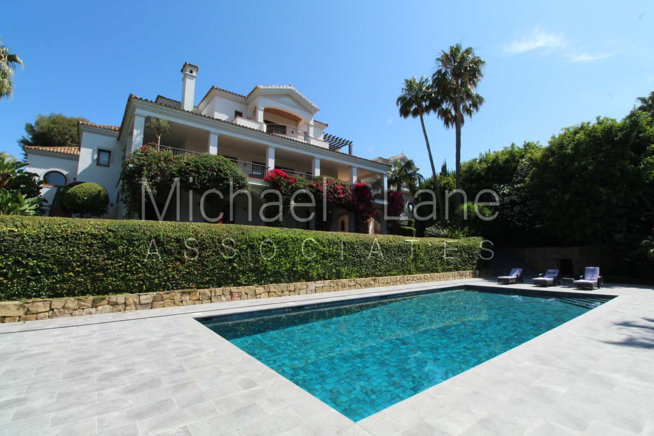 House in San Roque - view 1