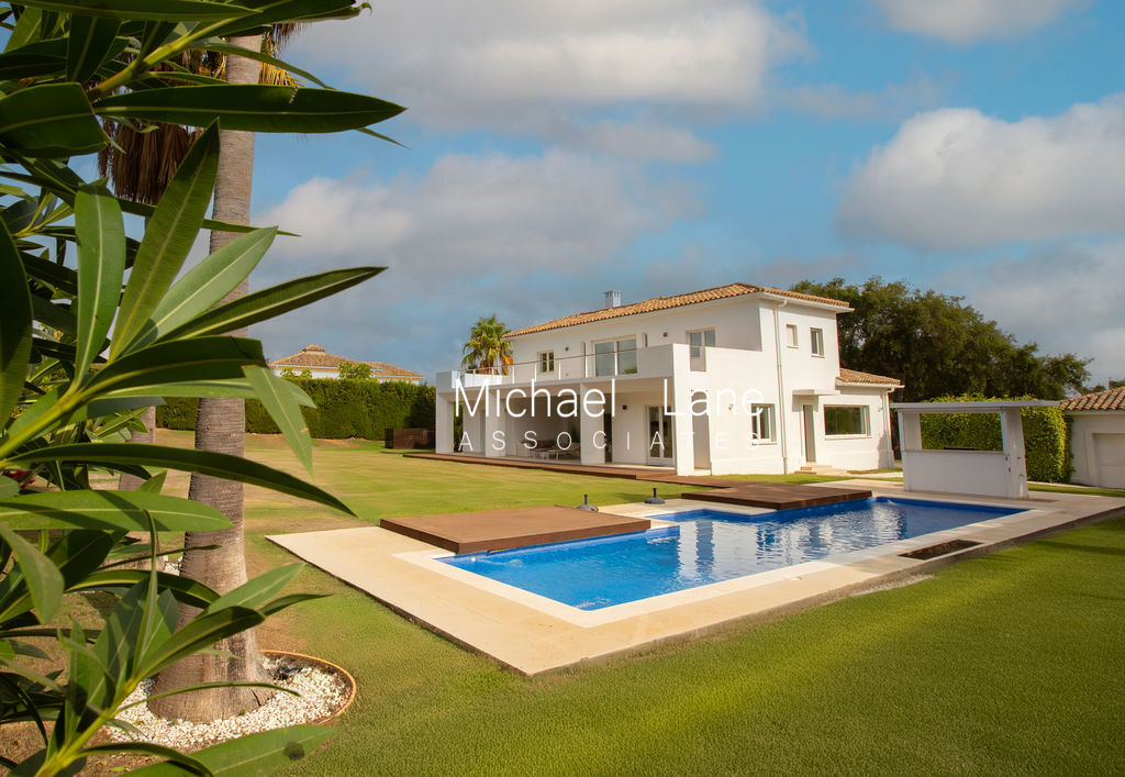 House in San Roque - view 1