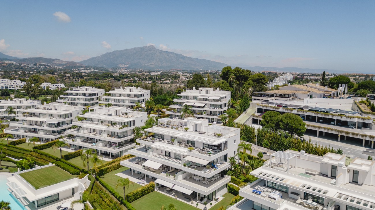 House in Estepona - view 1