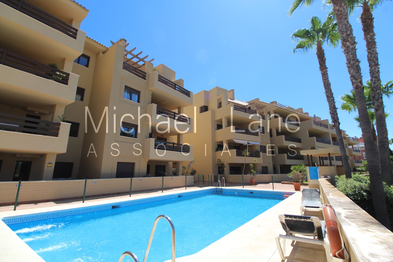 Apartment in San Roque - view 1