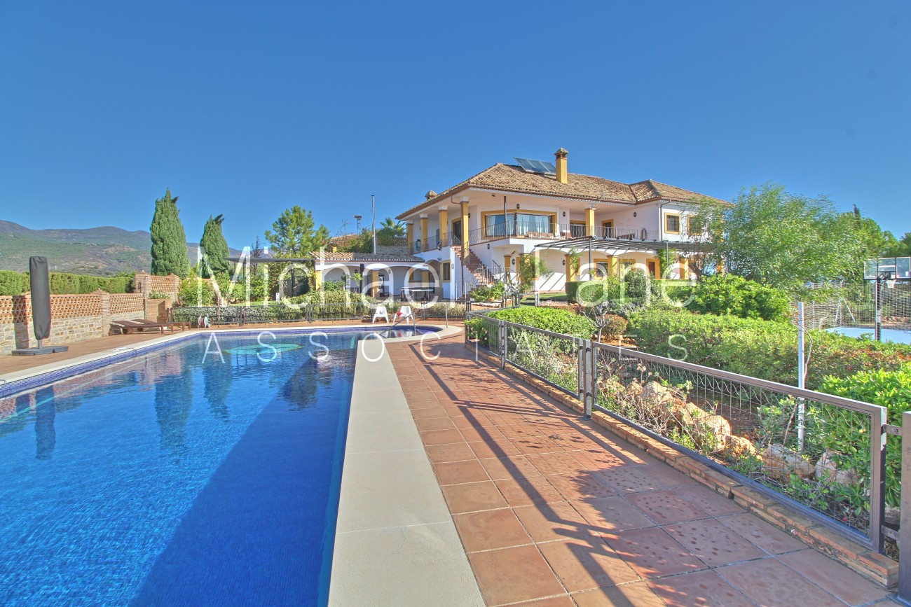 Farm, Ranch or Equestrian in Estepona - view 1
