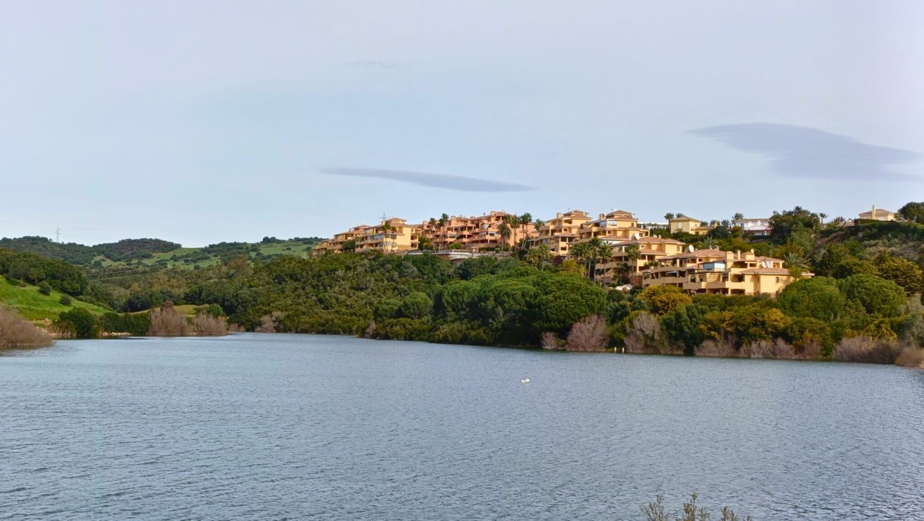 Apartment in San Roque - view 1
