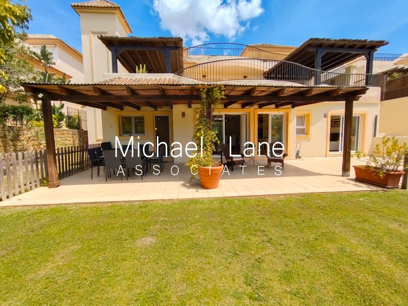 House in San Roque - view 1