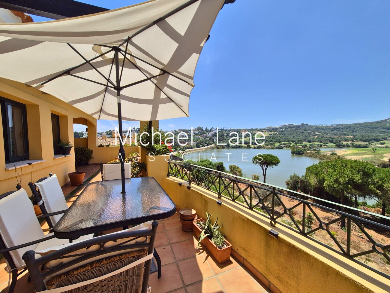 Penthouse in San Roque - view 1