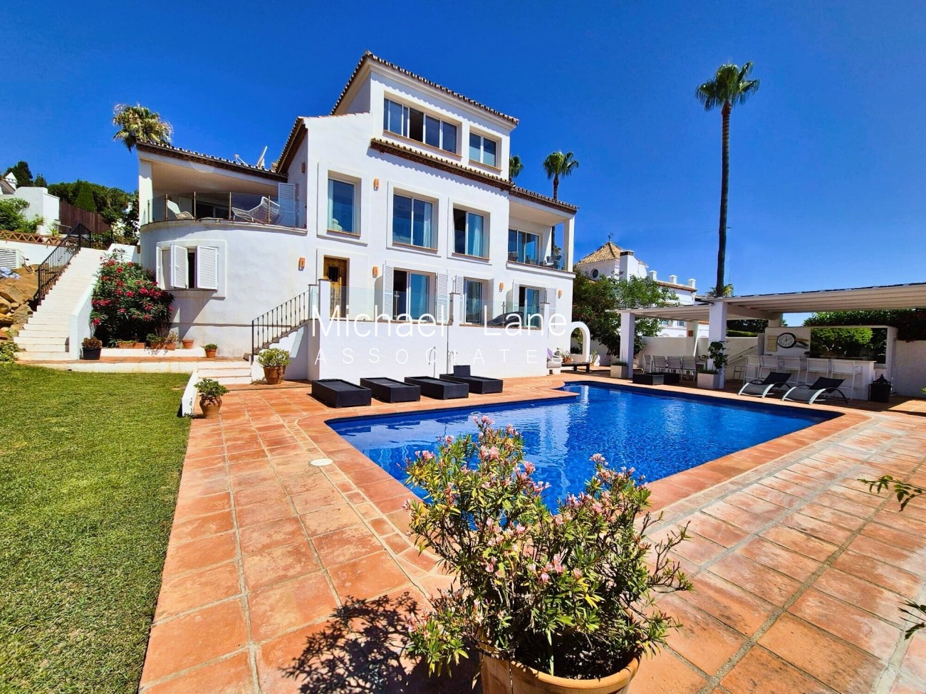 Villa in Manilva - view 1