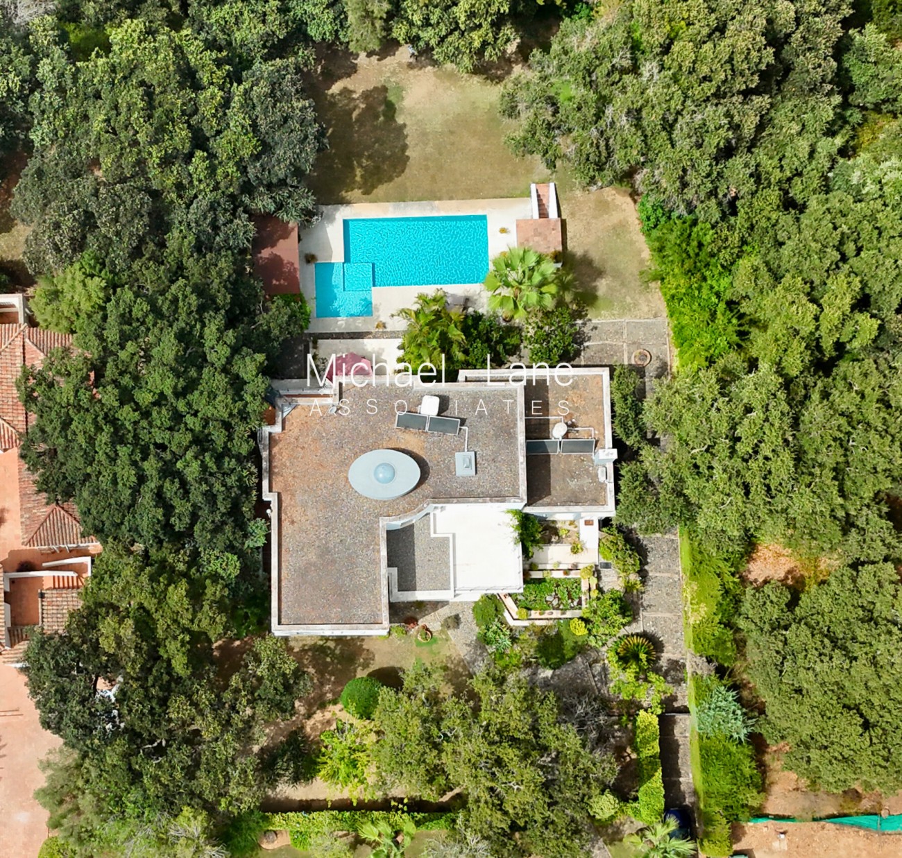 Villa in San Roque - view 1