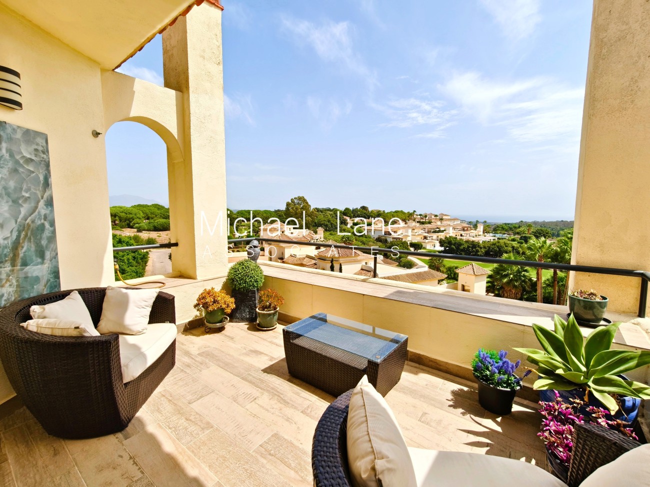 House in San Roque - view 1