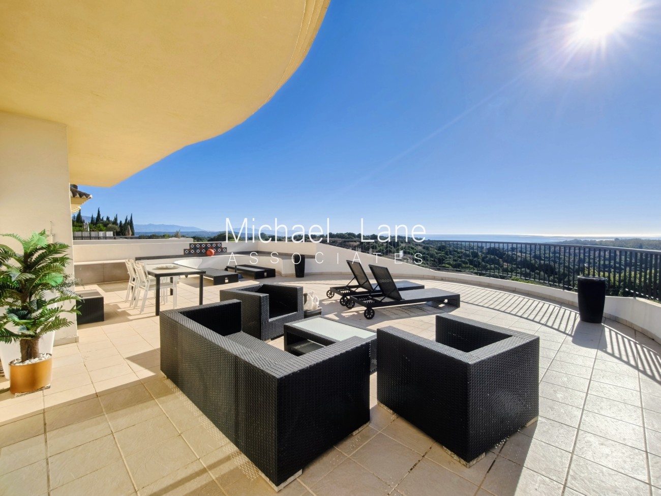 Apartment in San Roque - view 1