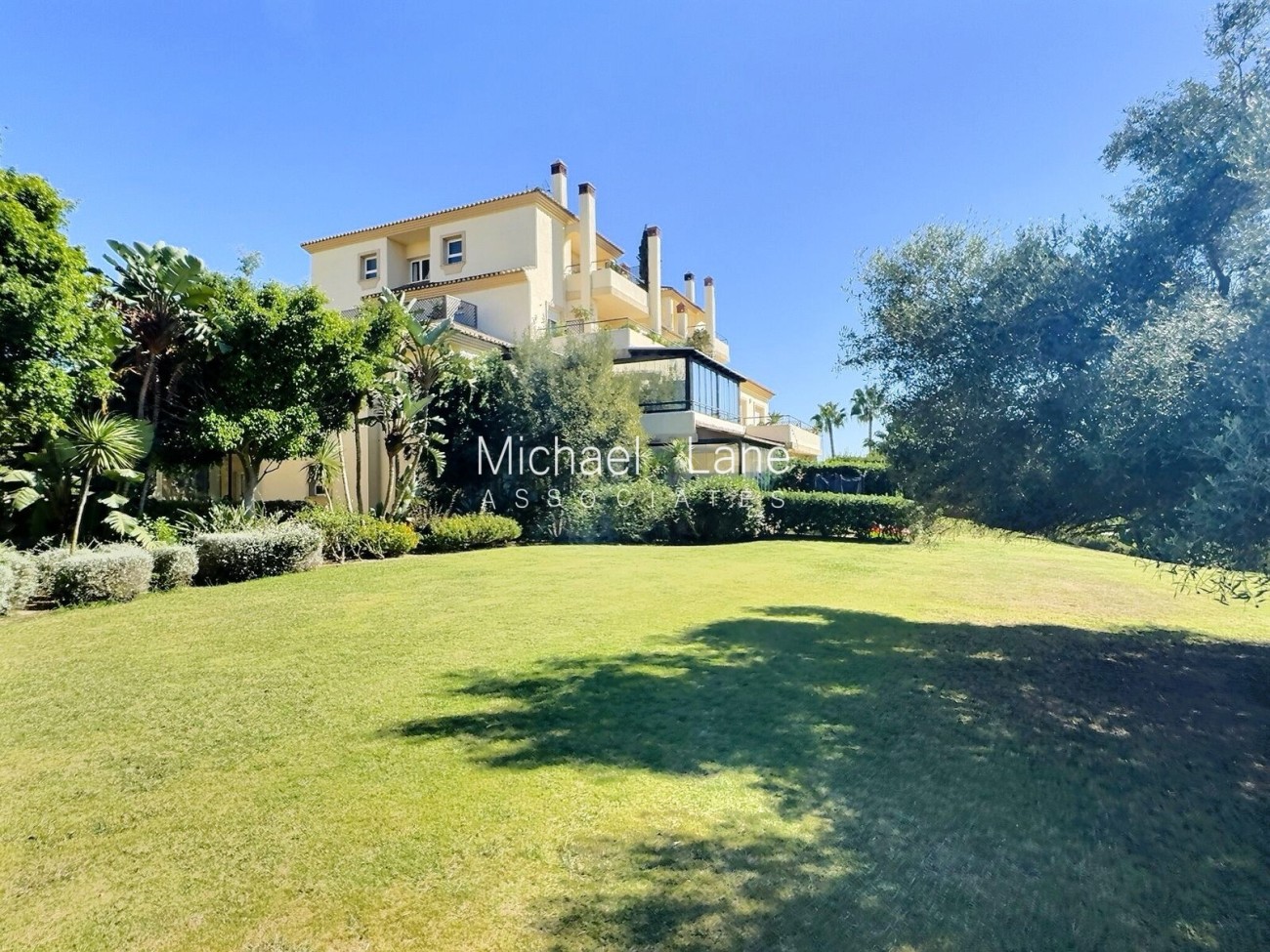 House in San Roque - view 1