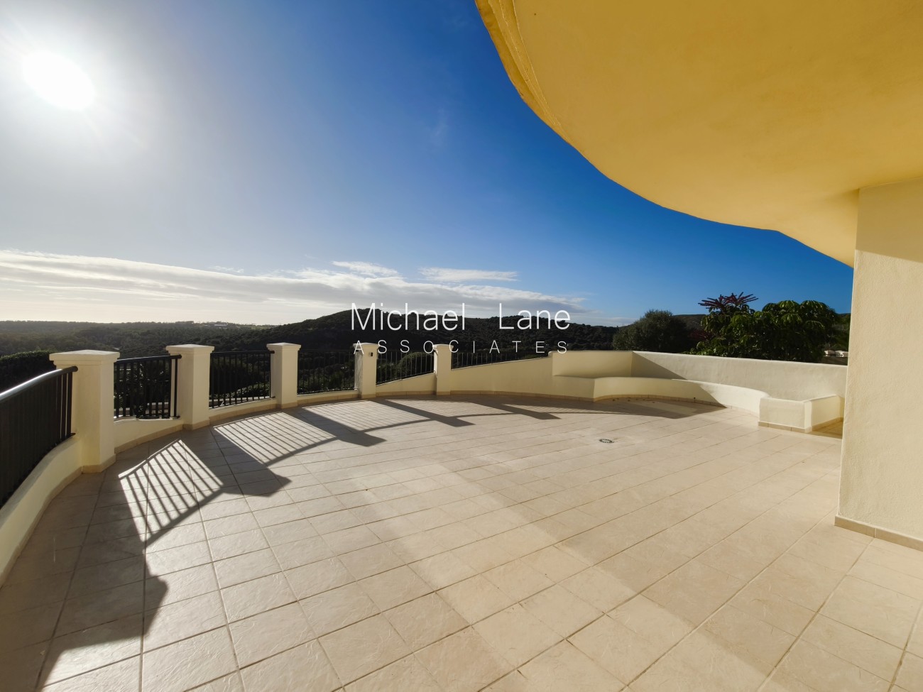 Apartment in San Roque - view 1