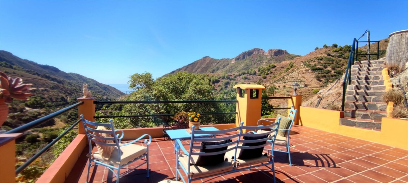 House in Maro - view 1
