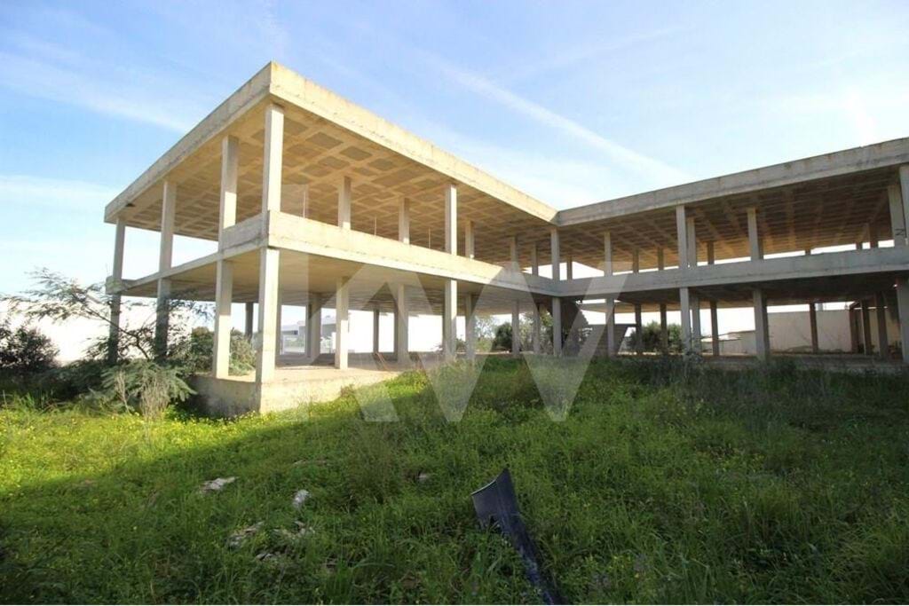 House in Ferreiras - view 1