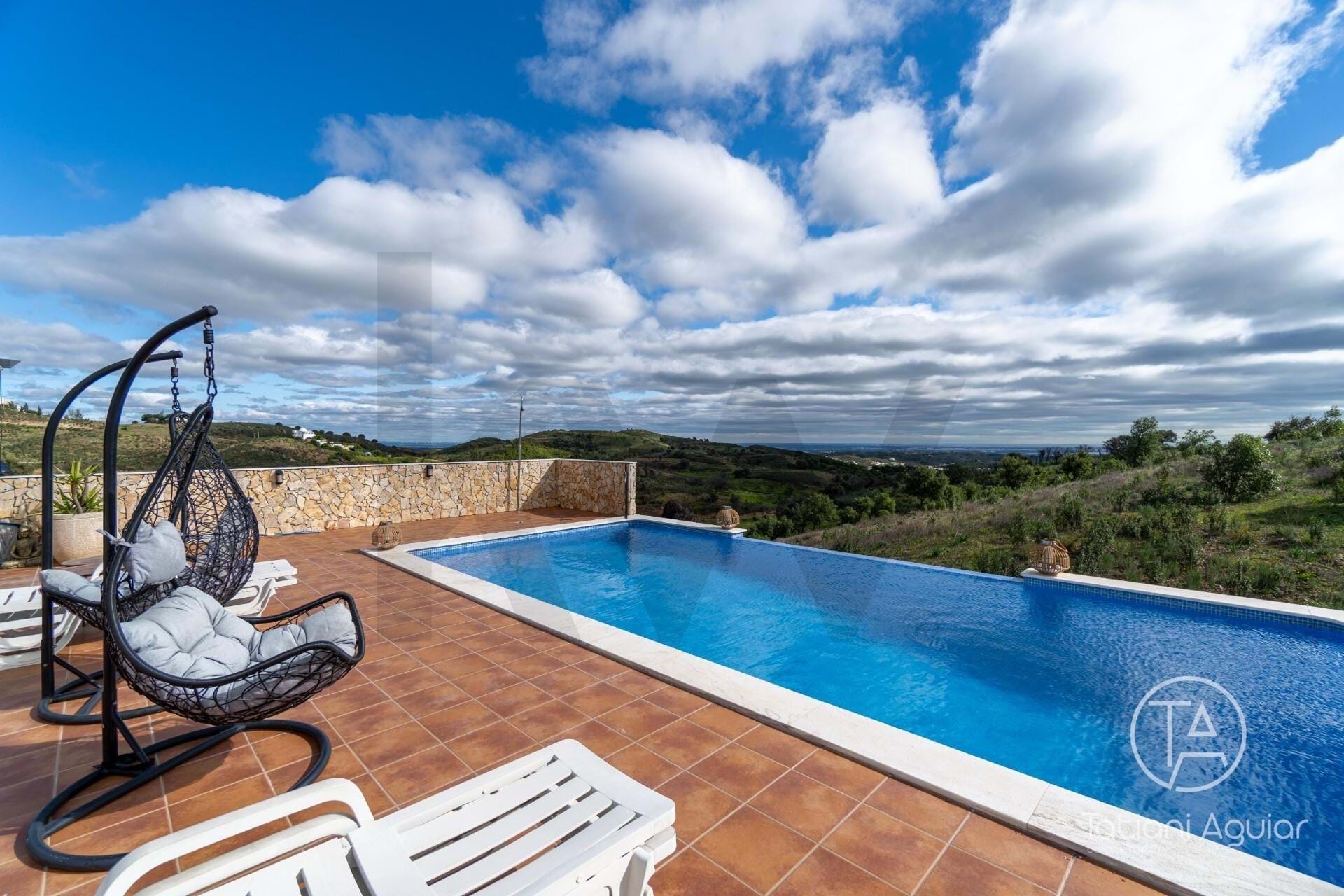 Villa in Vila Real de Santo Antonio - view 1