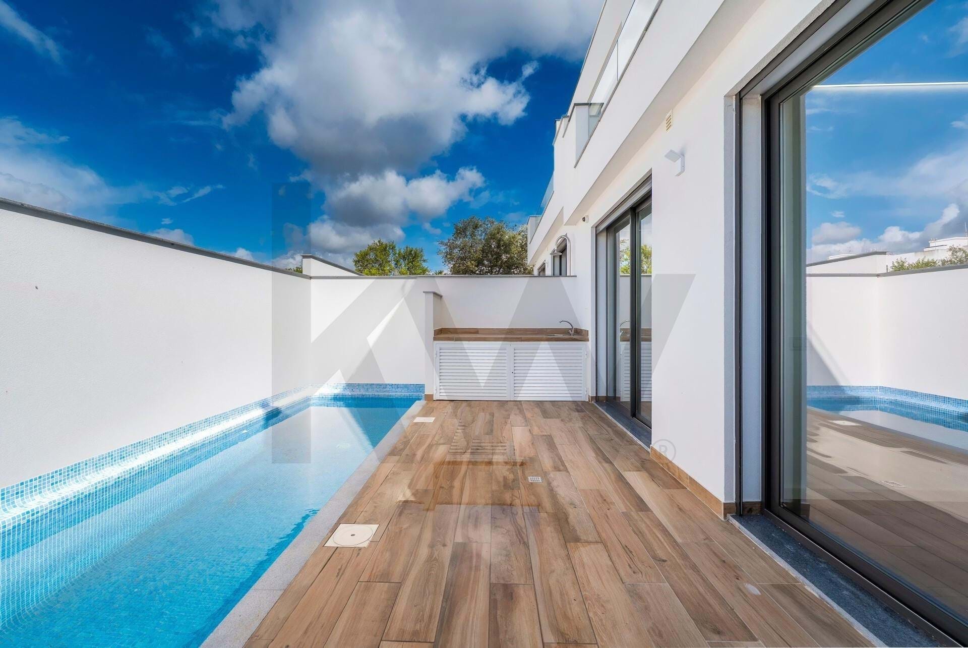 Villa in Fuzeta - view 1