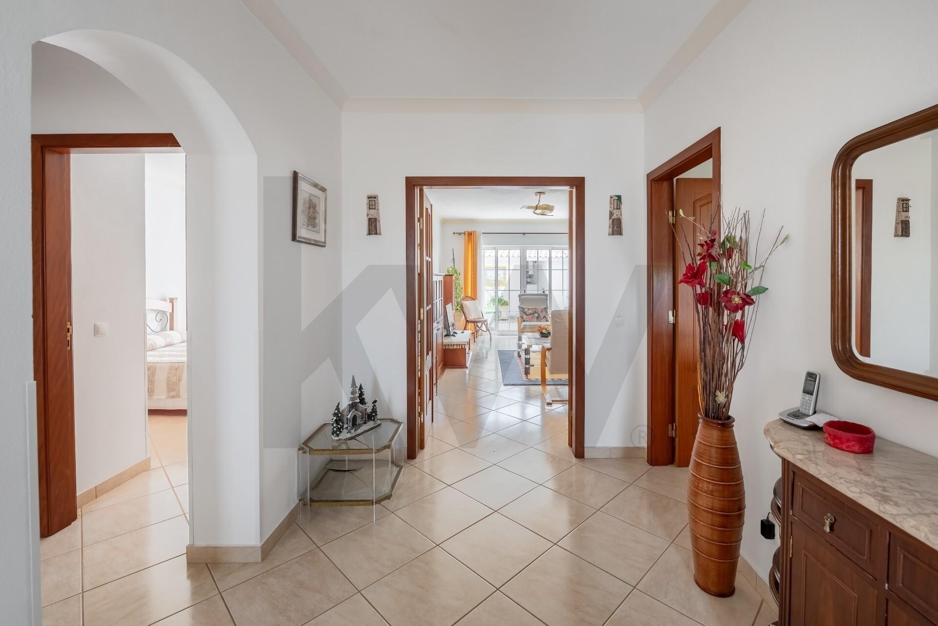 Villa in Lagos - view 1
