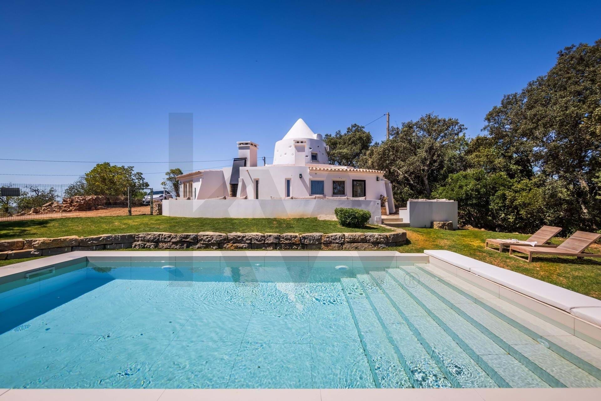 Villa in Sao Bras de Alportel - view 1