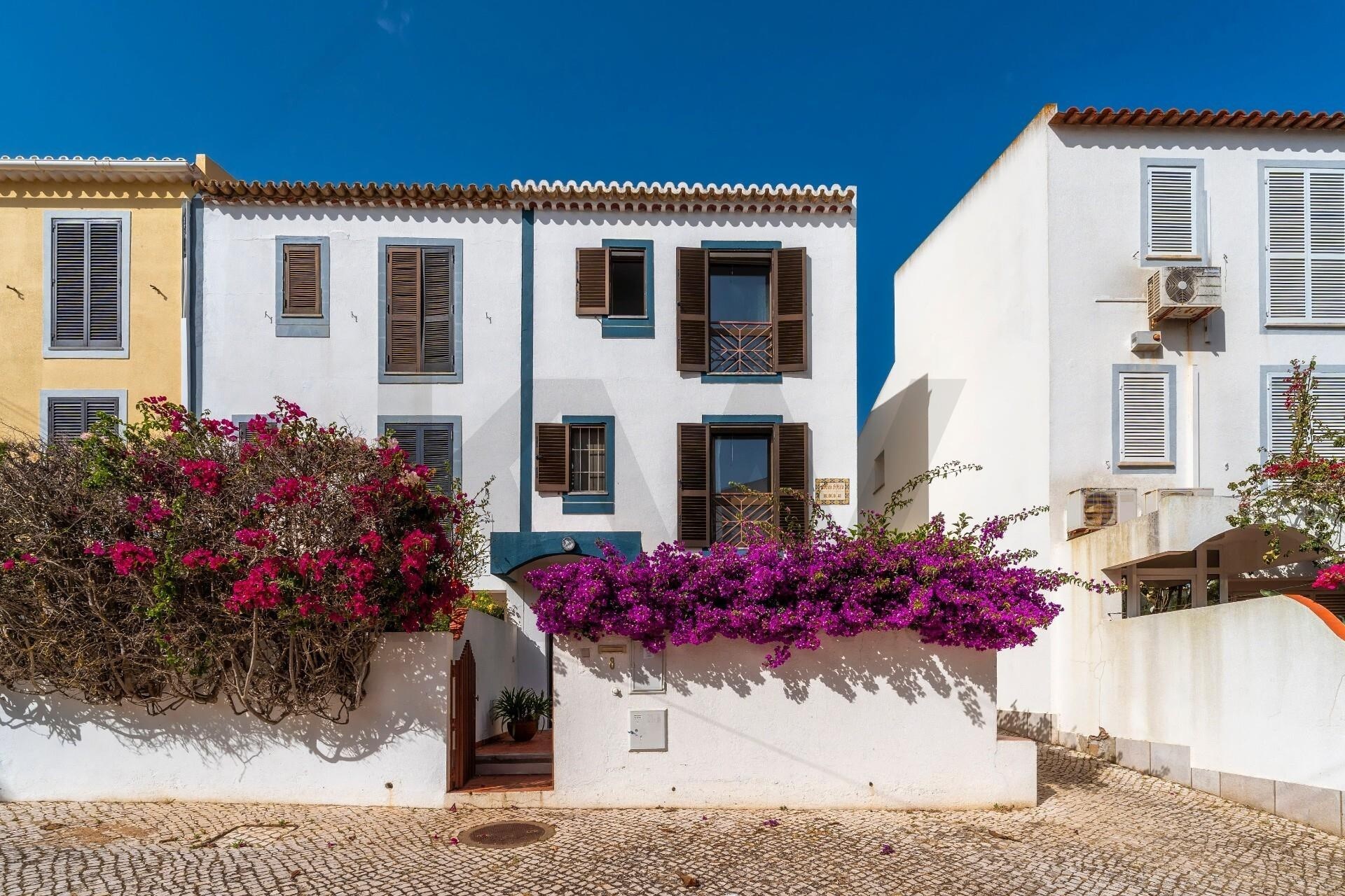 Villa in Quarteira - view 1
