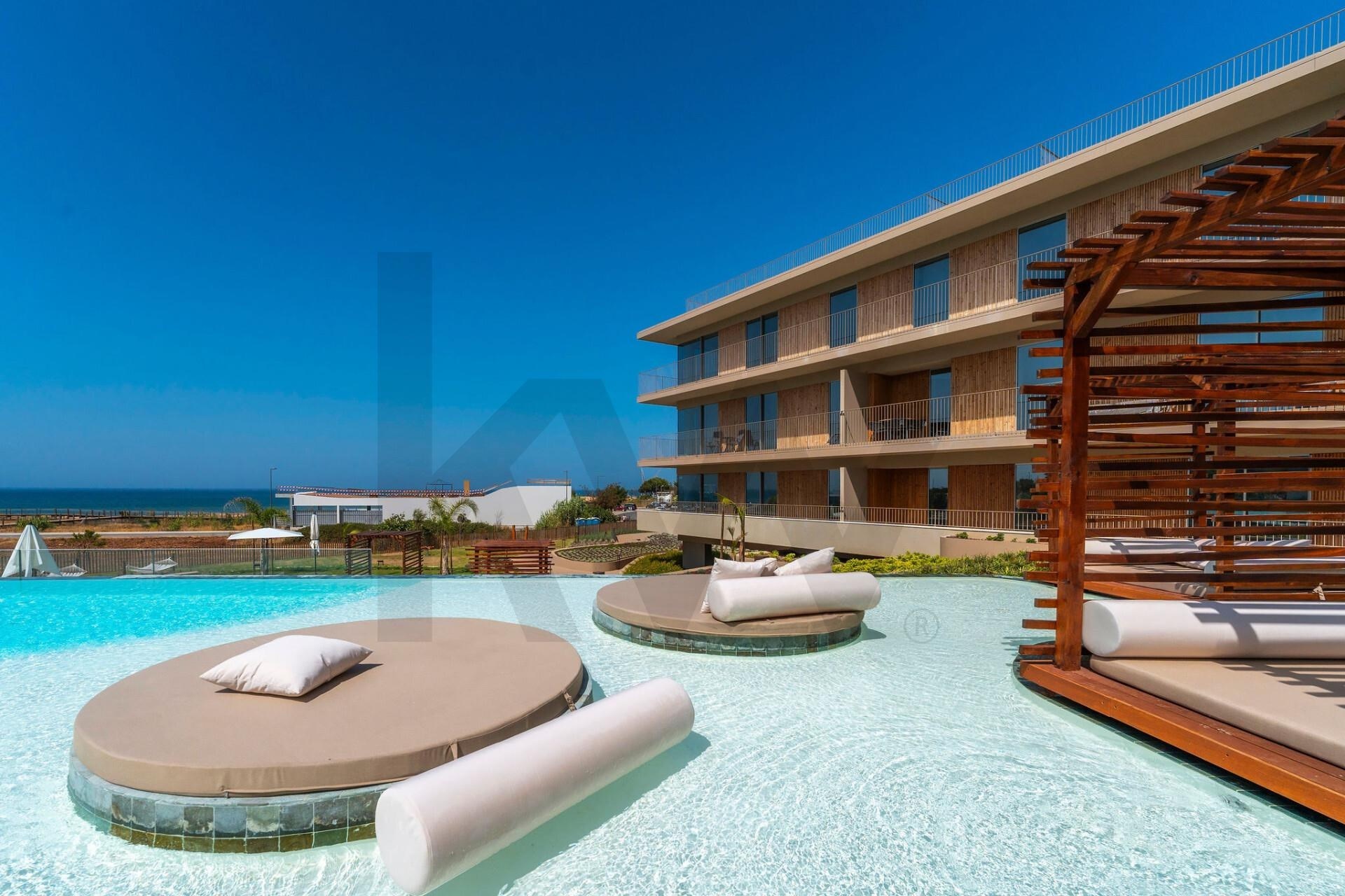 Apartment in Quarteira - view 1
