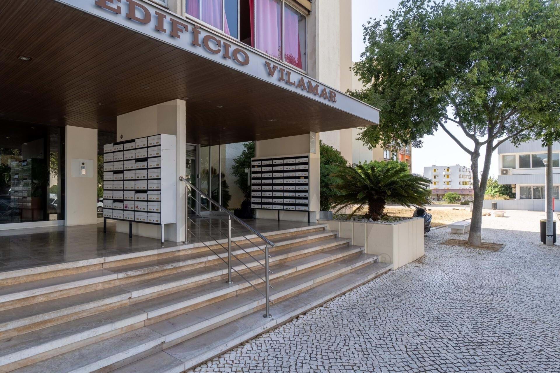 Apartment in Quarteira - view 1