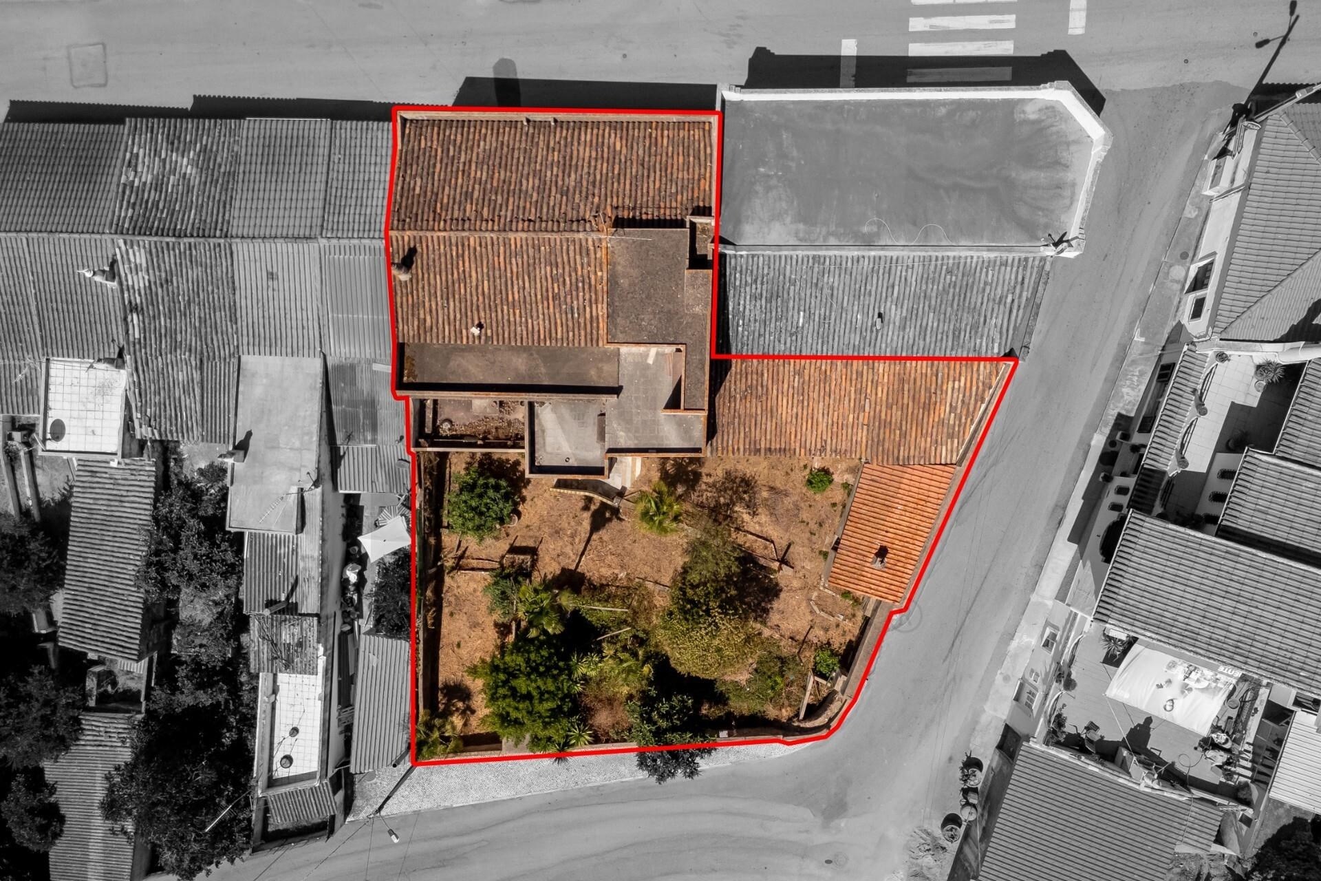 Villa in Sao Marcos da Serra - view 1
