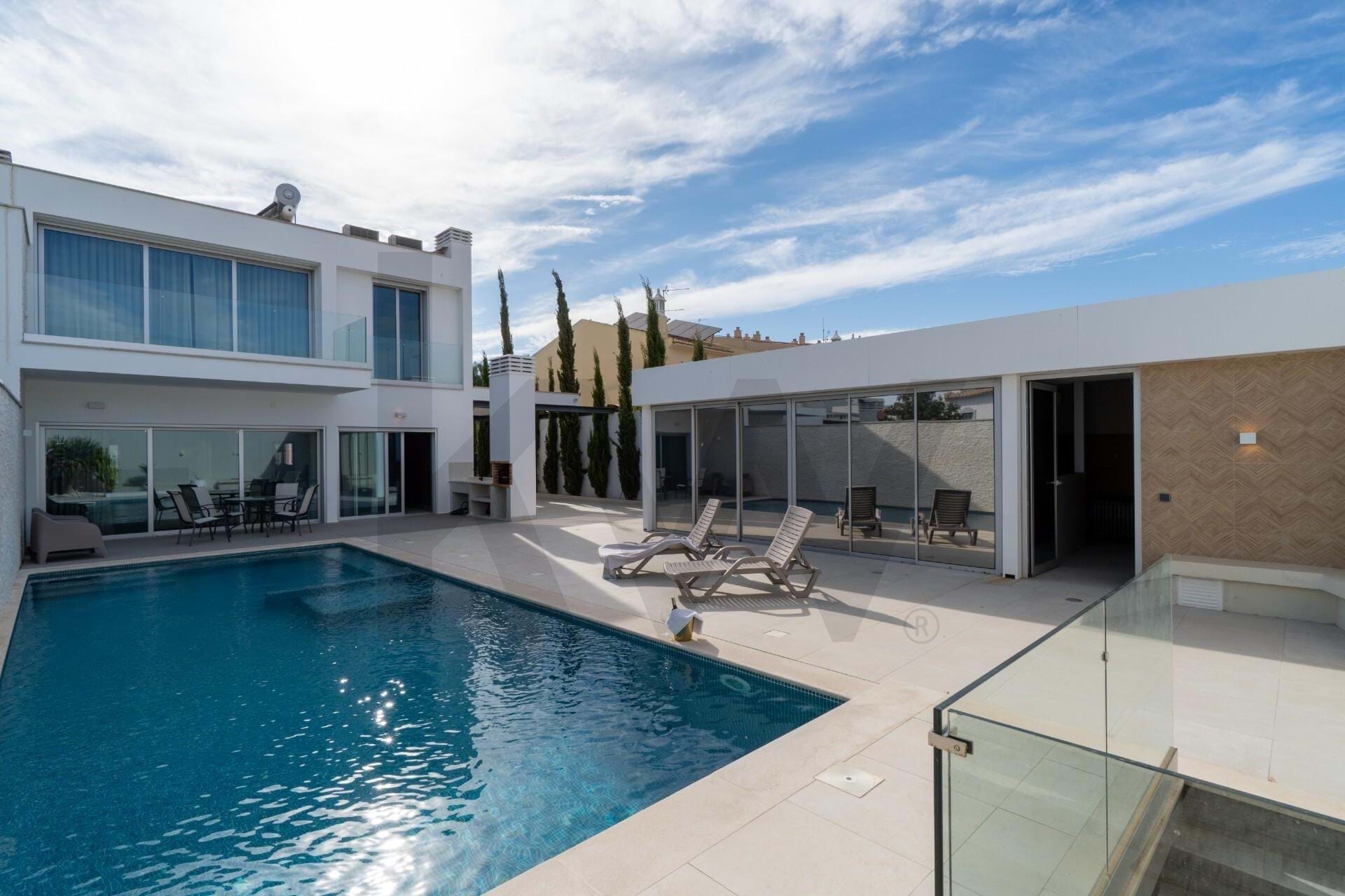 Villa in Faro - view 1
