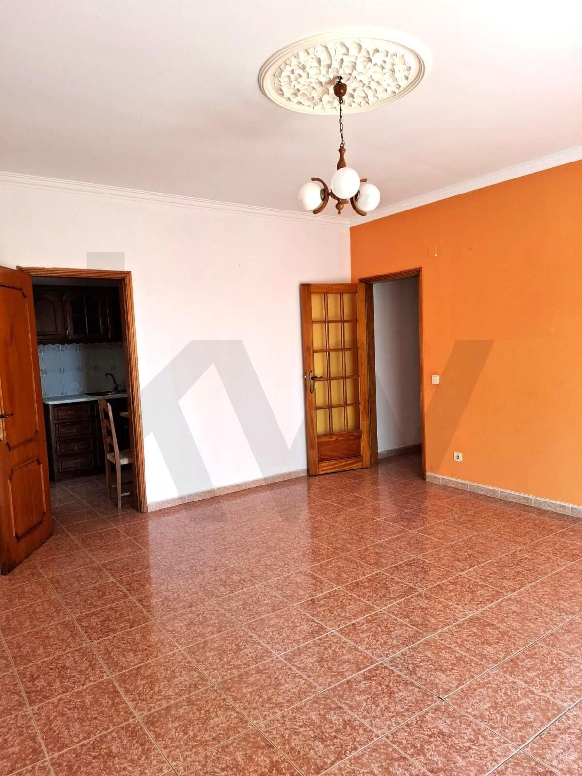 Apartment in Quarteira - view 1