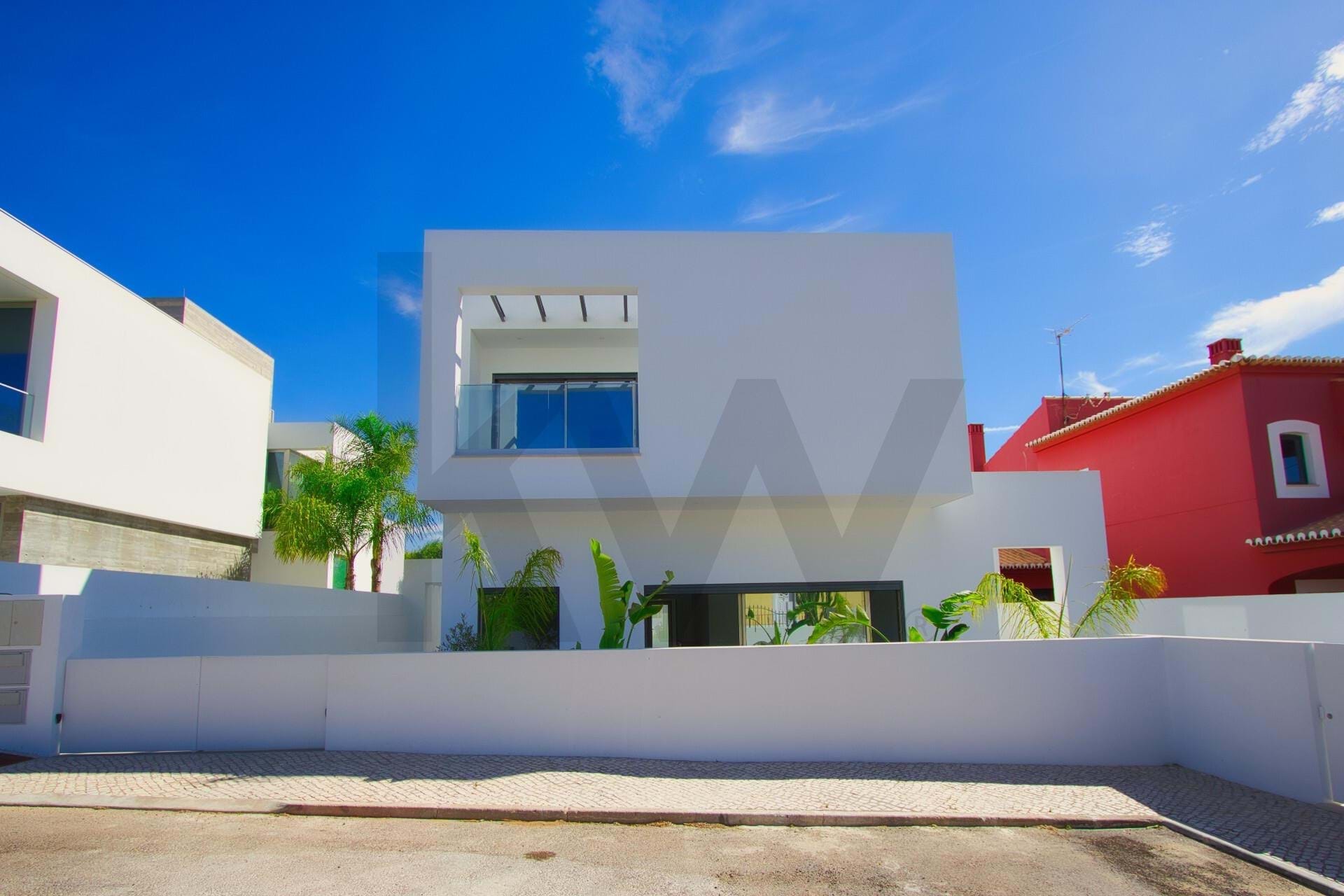 Villa in Lagos - view 1