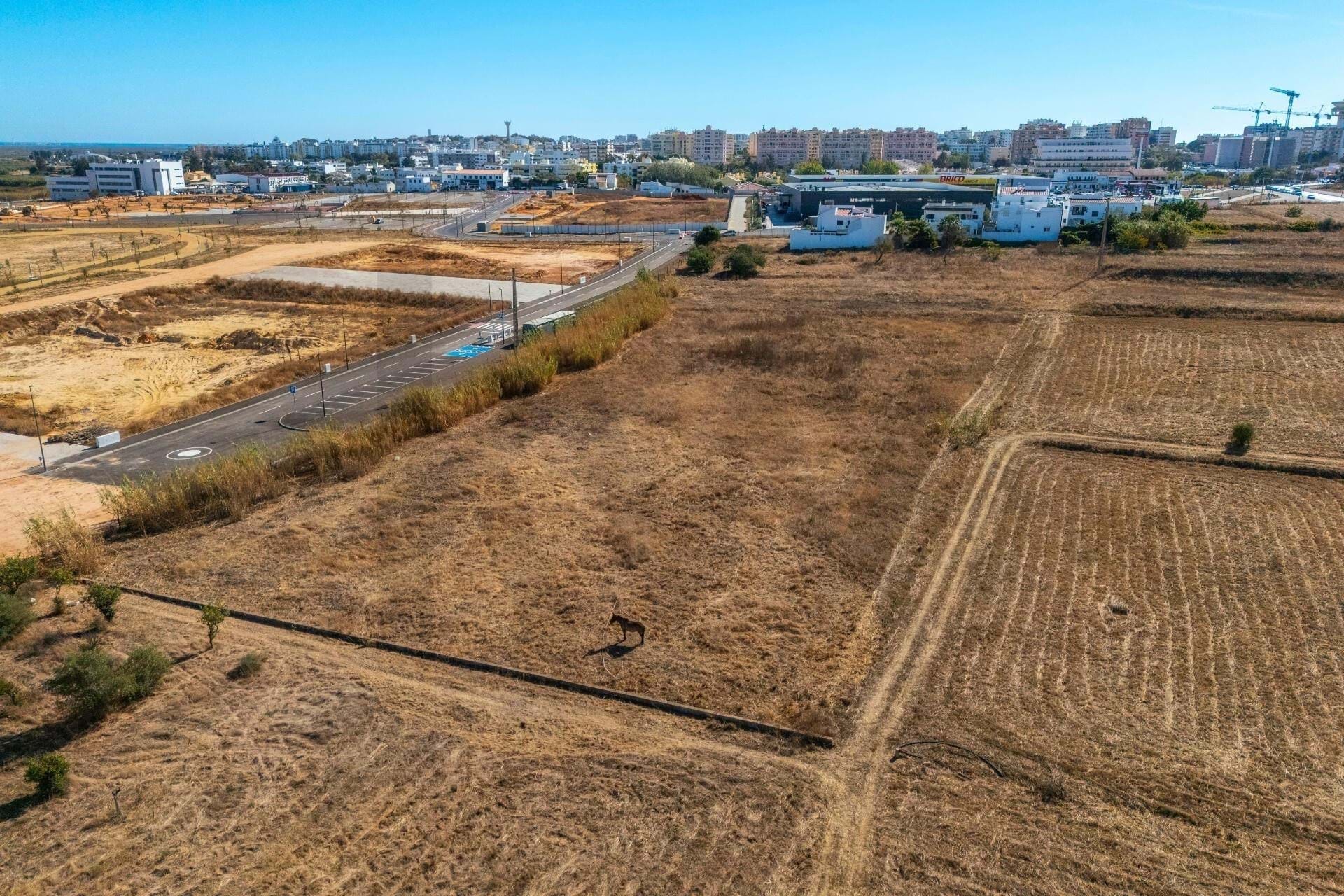 Land in Faro - view 1