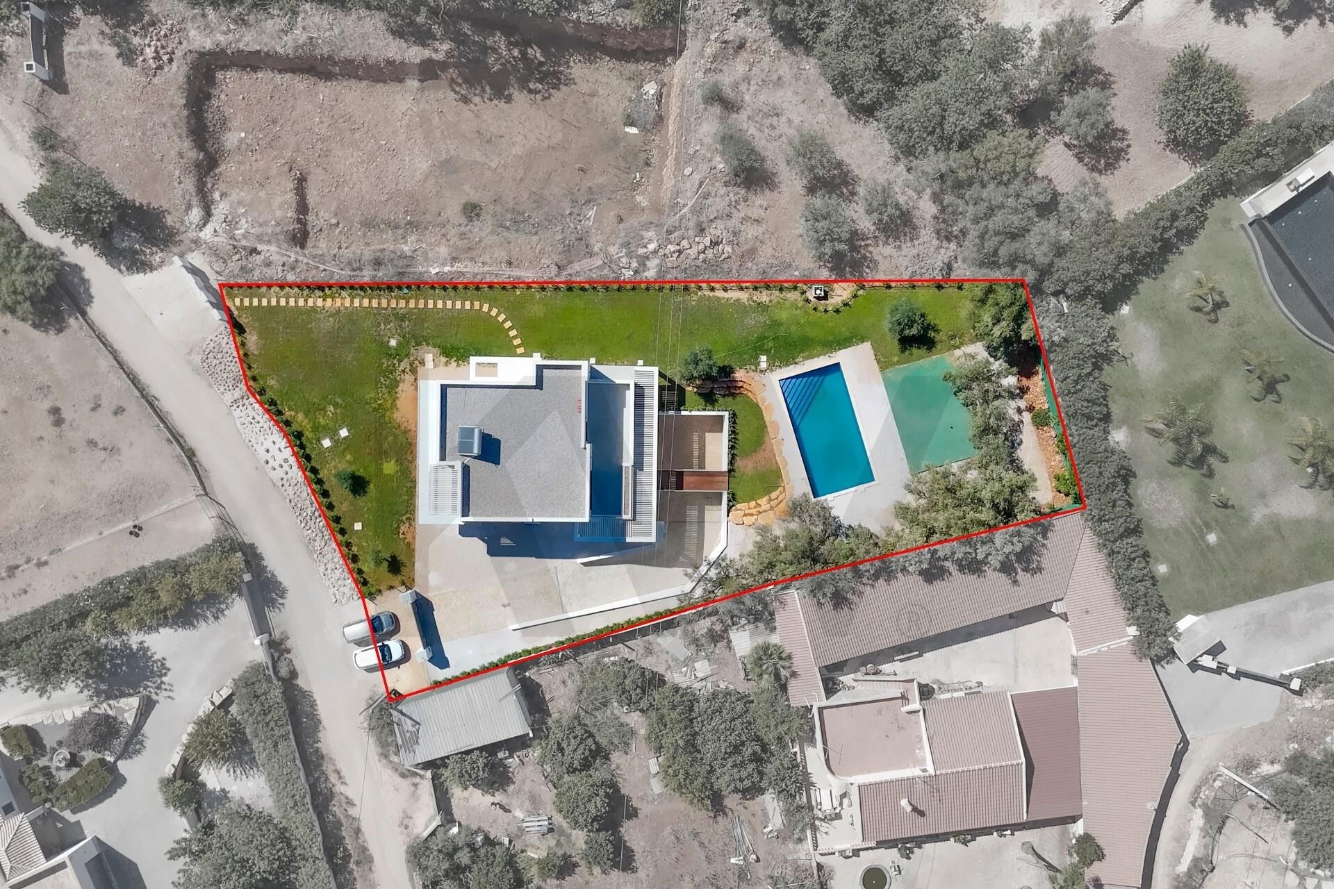 Villa in Loule - view 1