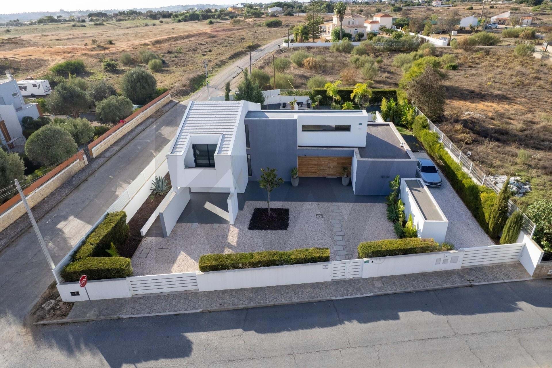 Villa in Armacao de Pera - view 1