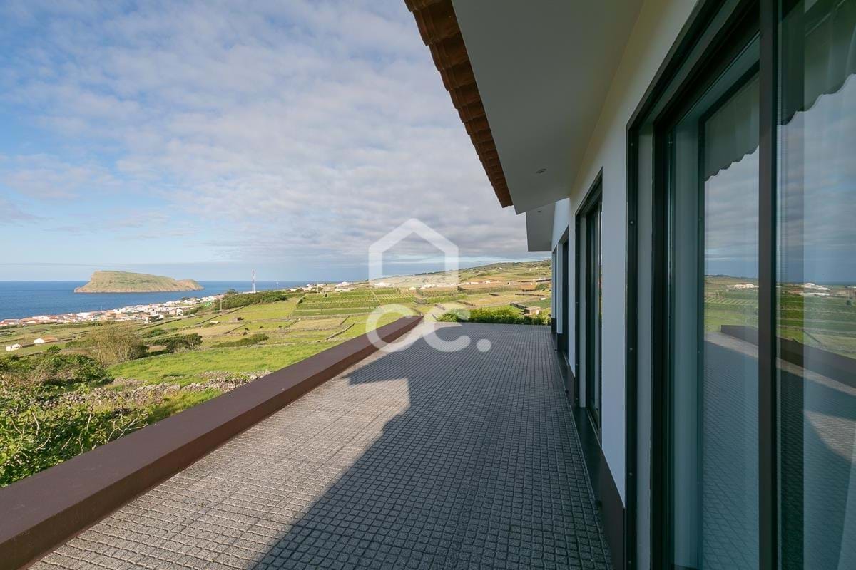 Villa in Porto Judeu - view 1