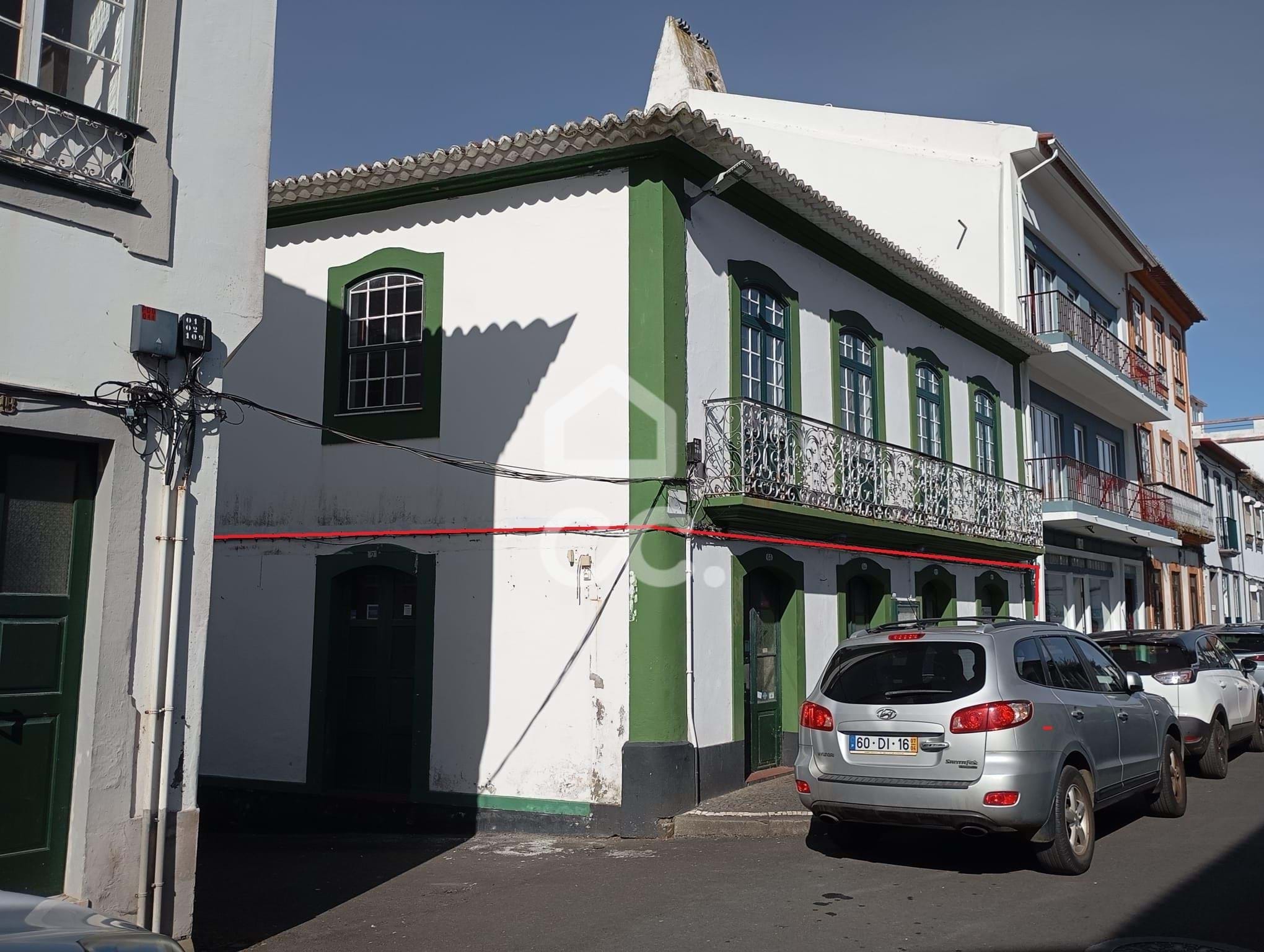 House in Angra do Heroismo - view 1