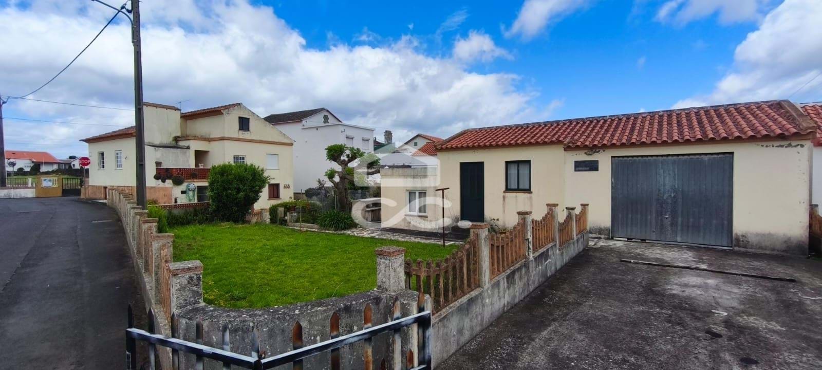 Villa in Lajes - view 1
