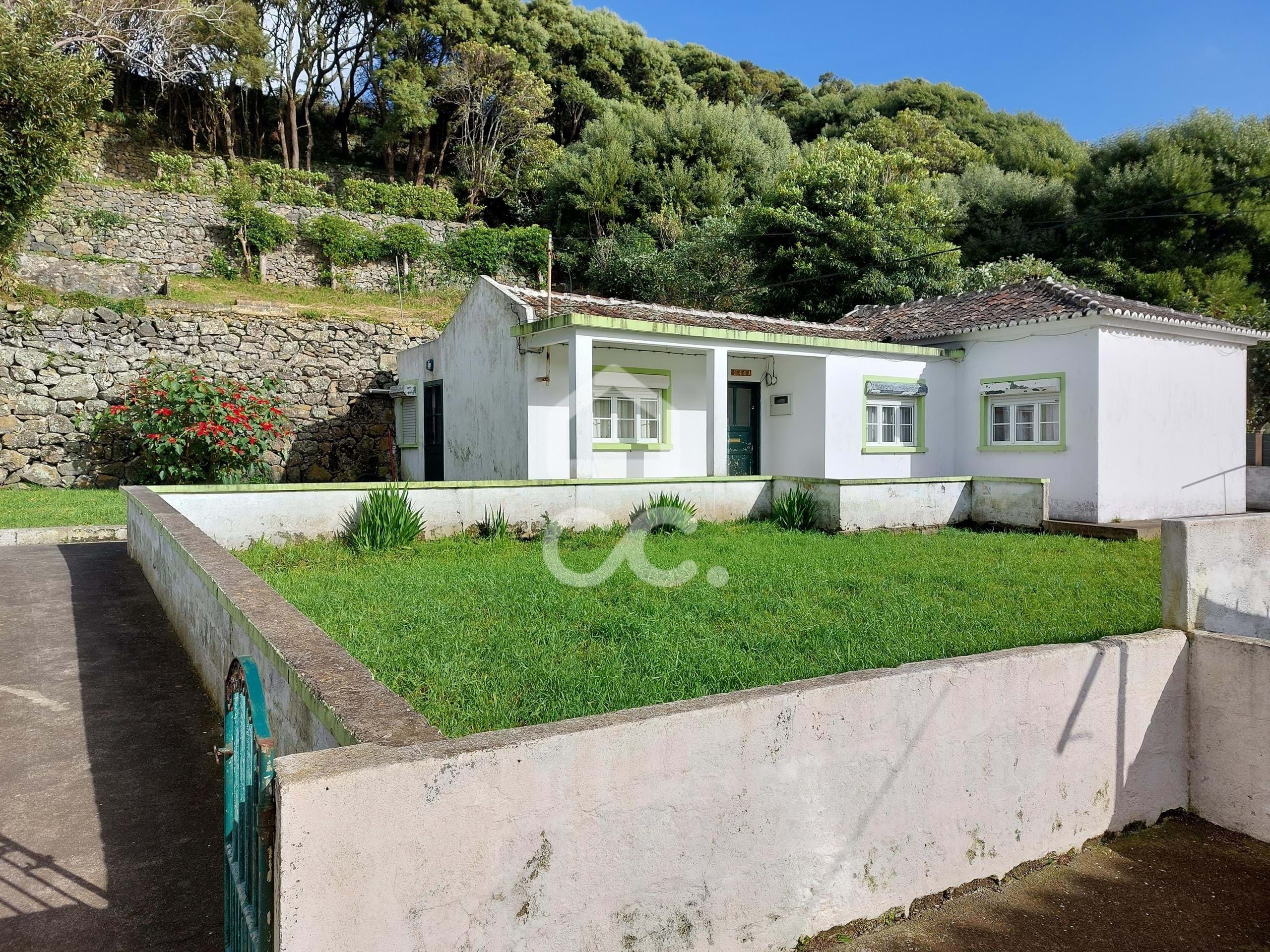 Villa in Santa Cruz da Graciosa - view 1