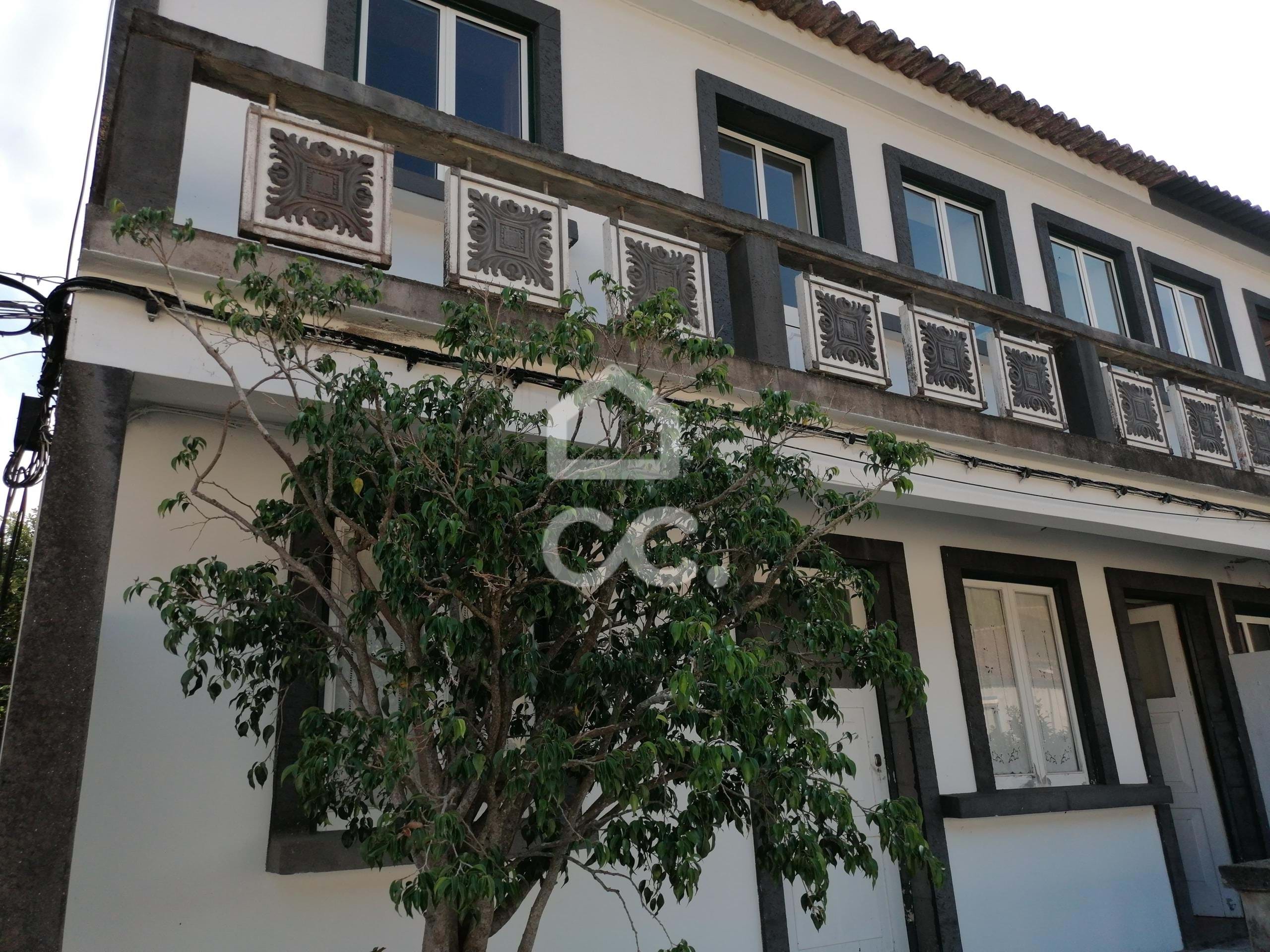 Villa in Vila da Praia da Vitoria - view 1