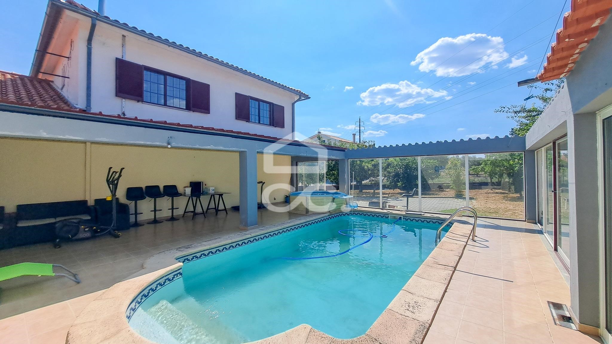 Villa in Gouveia - view 1