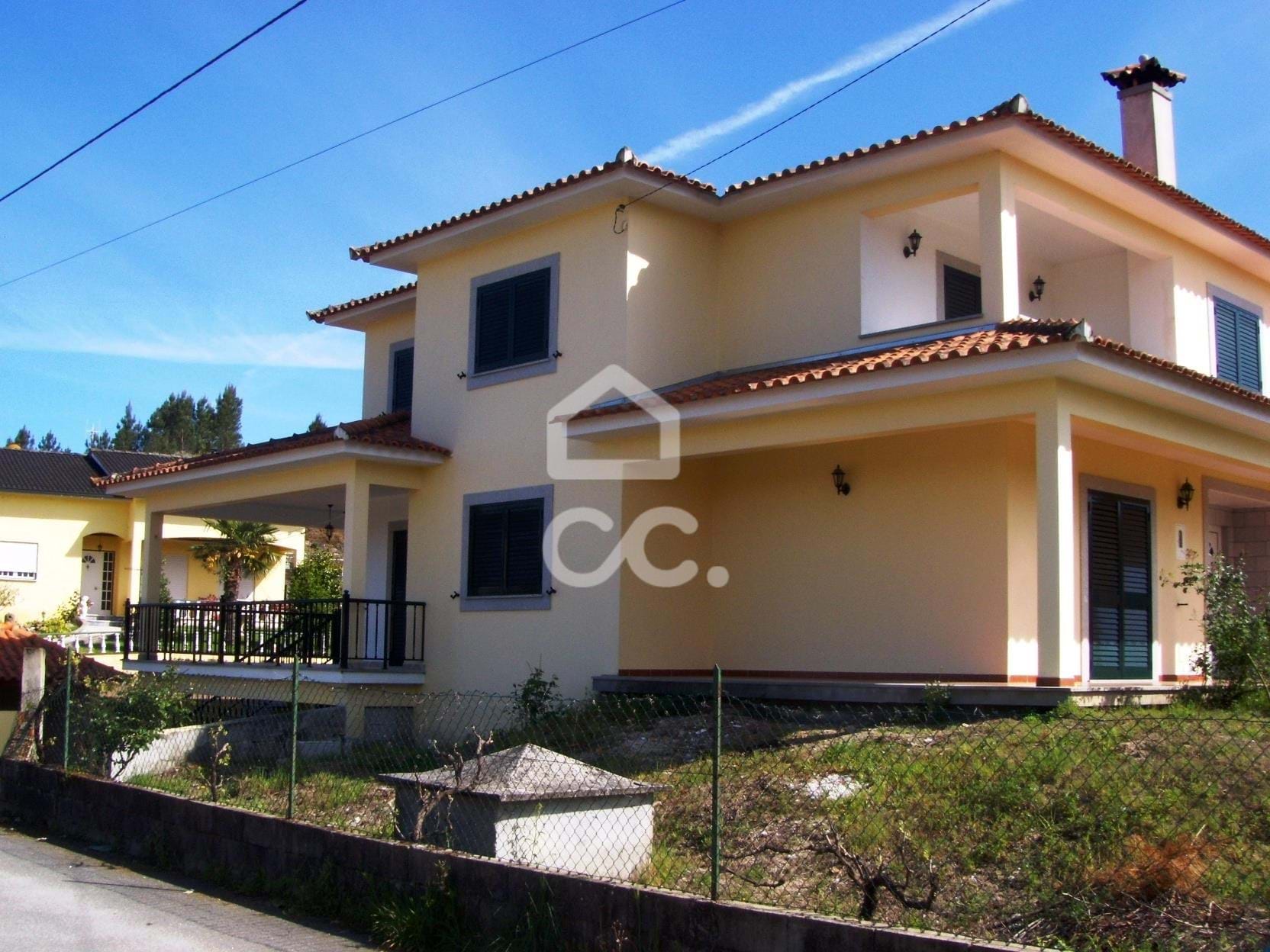 Villa in Sao Pedro do Sul - view 1