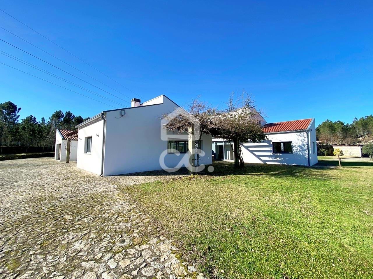 Villa in Viseu - view 1