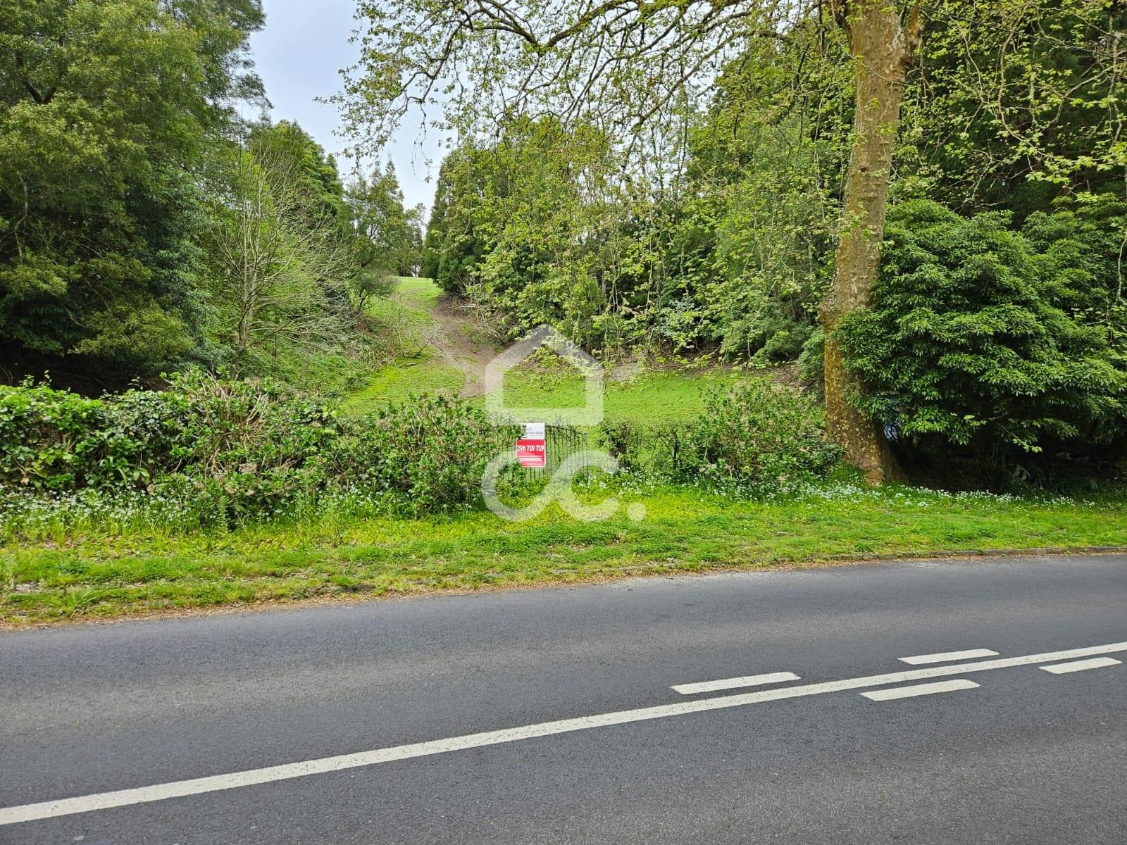 Land in Furnas - view 1