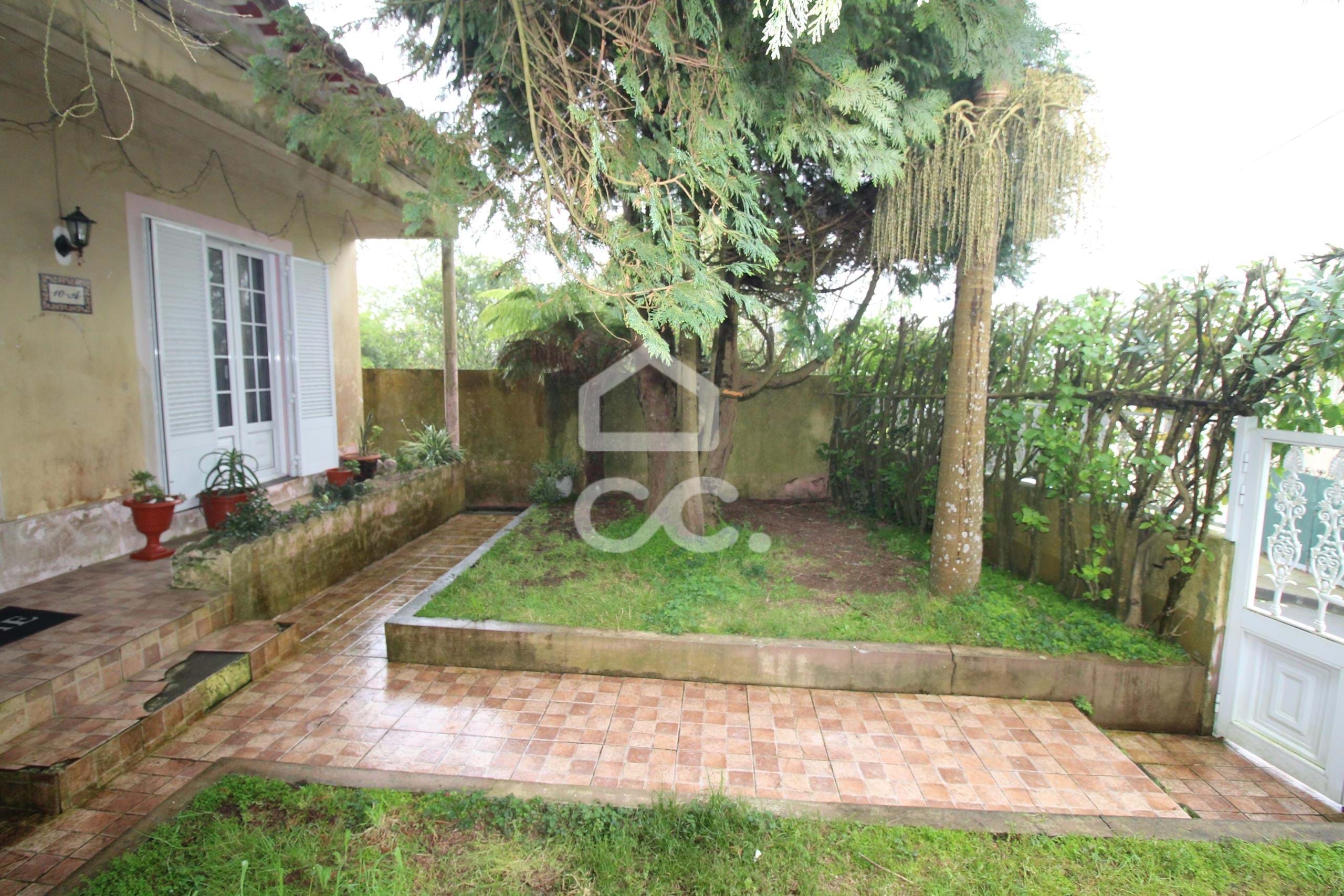 Villa in Lomba da Maia - view 1