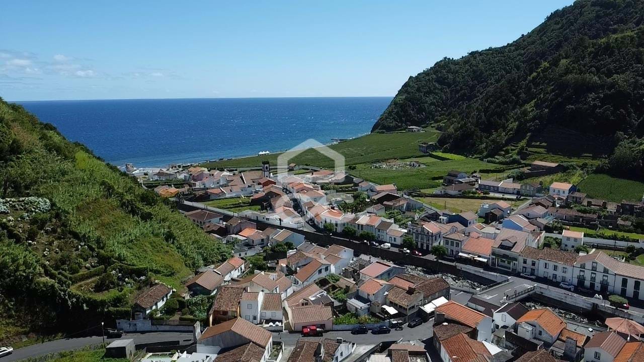Villa in Faial da Terra - view 1