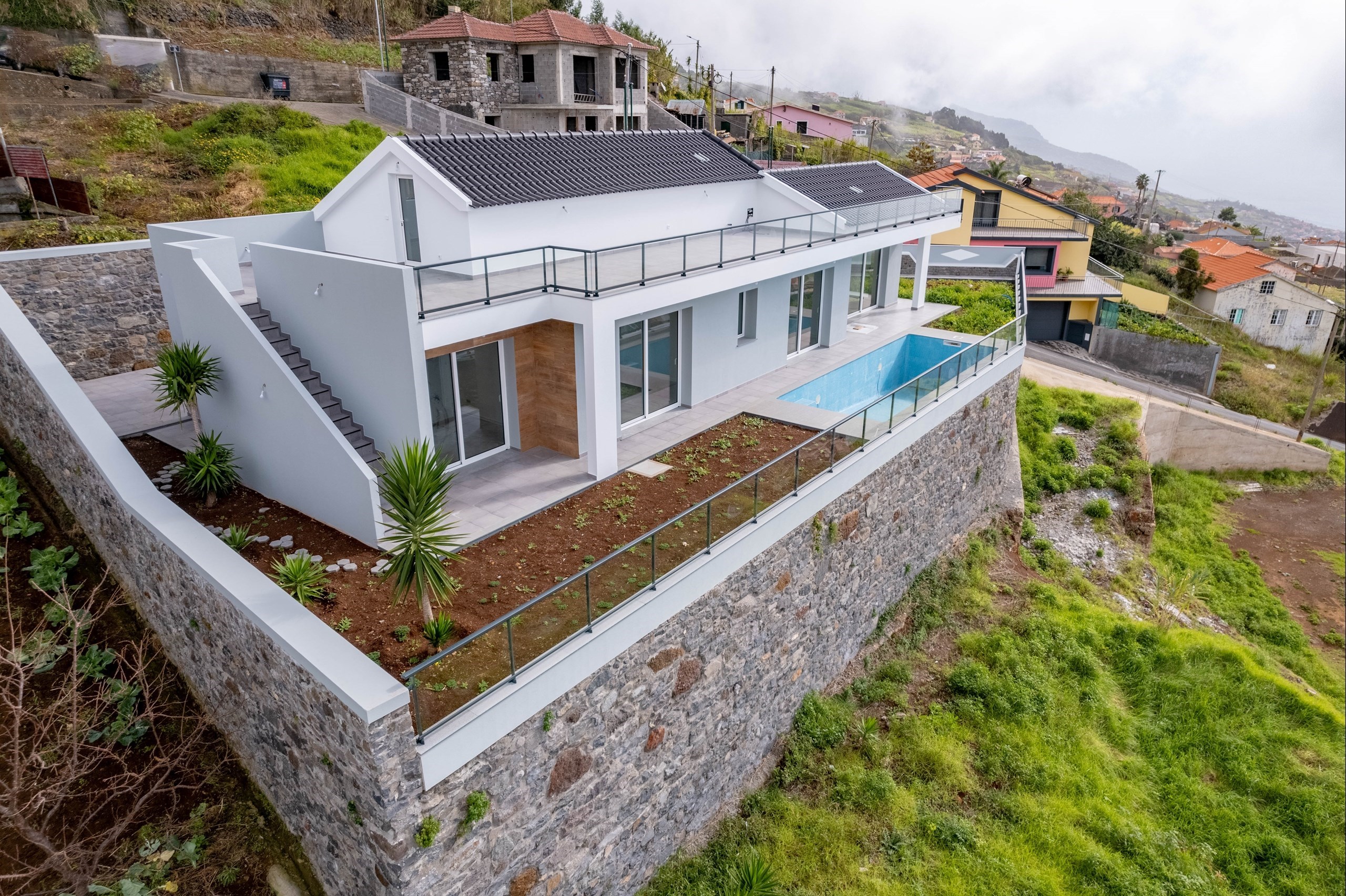 Villa in Ponta do Sol - view 1