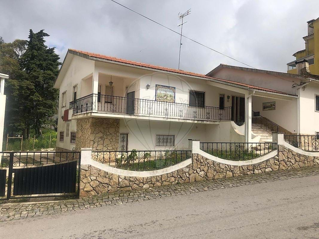 Villa in Arranho - view 1
