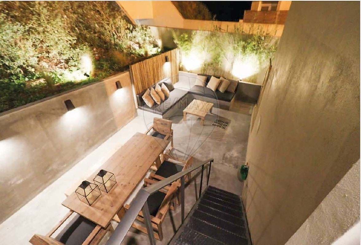 House in Estoril - view 1