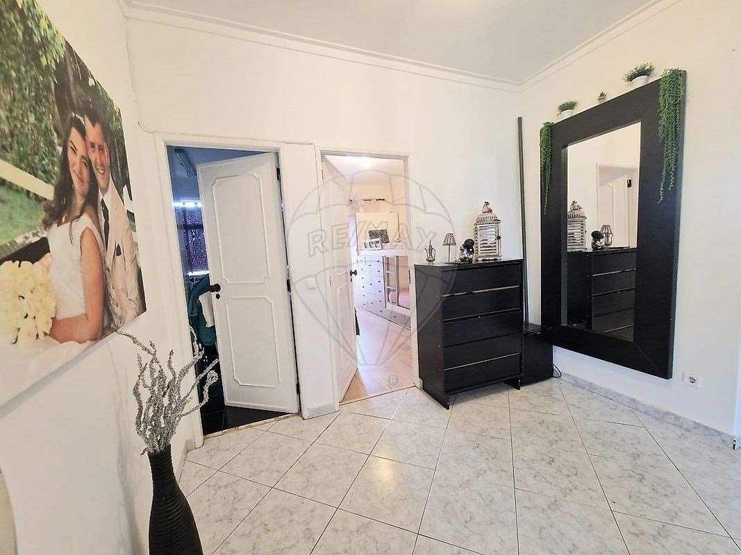 Apartment in Rio de Mouro - view 1
