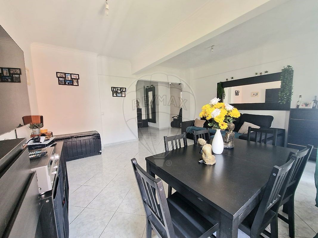 Apartment in Rio de Mouro - view 1