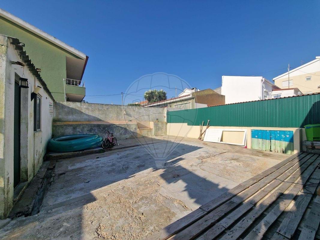 Apartment in Sao Domingos de Rana - view 1