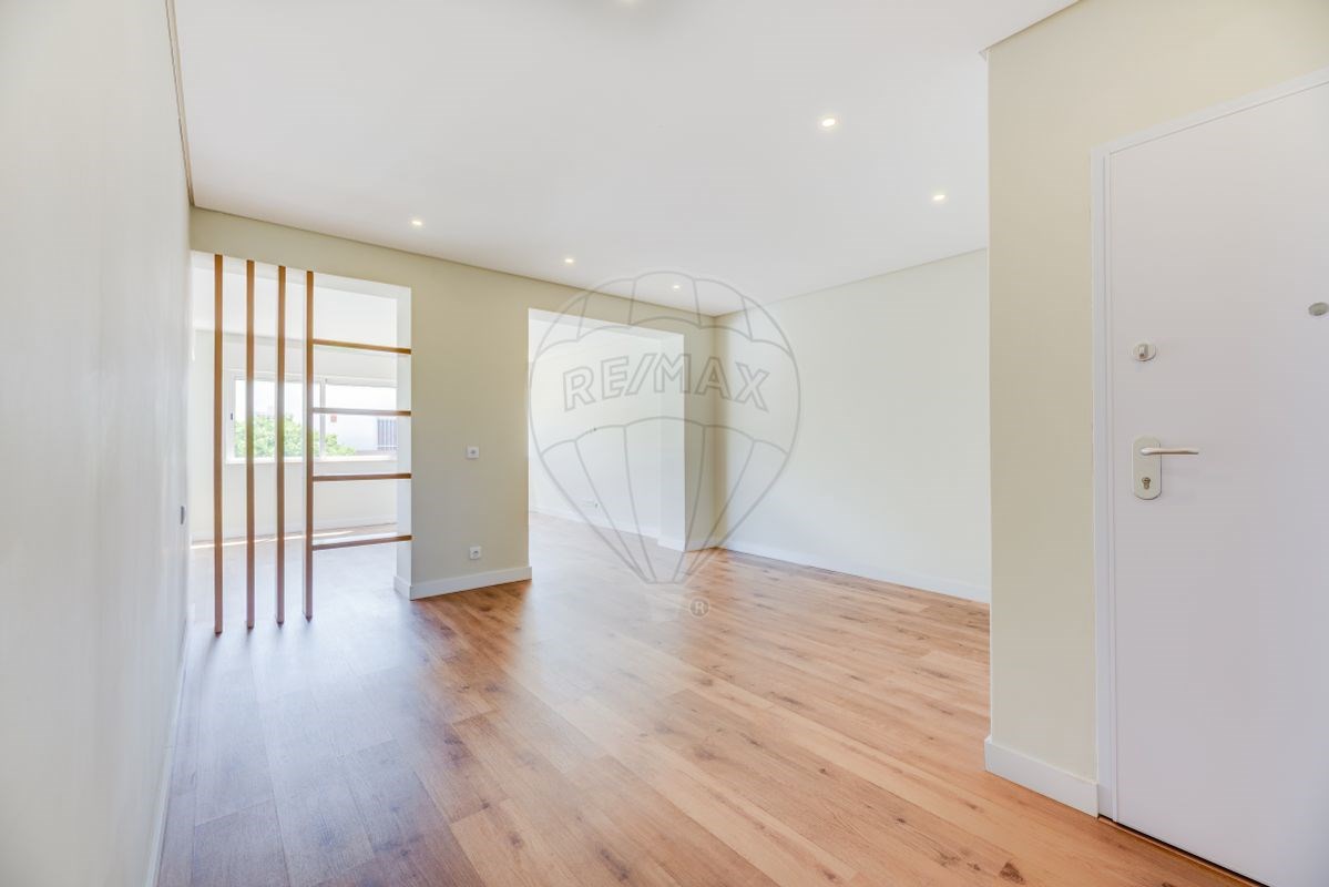 Apartment in Alapraia - view 1