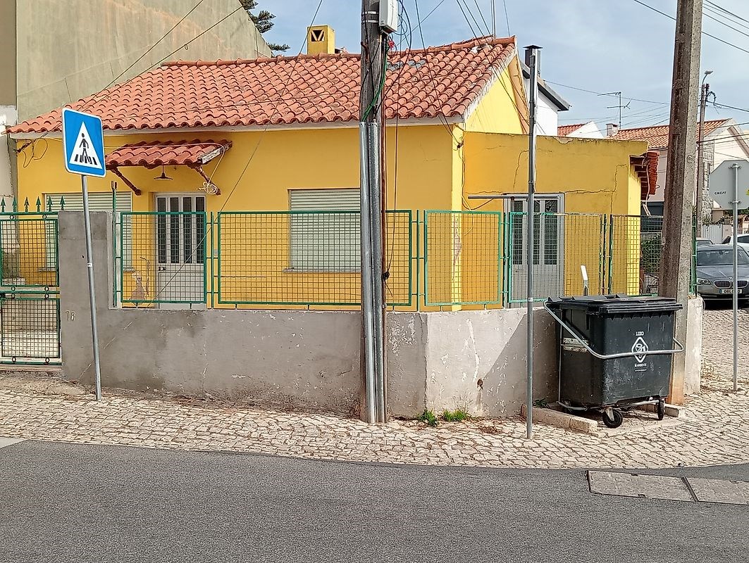 Villa in Cascais - view 1