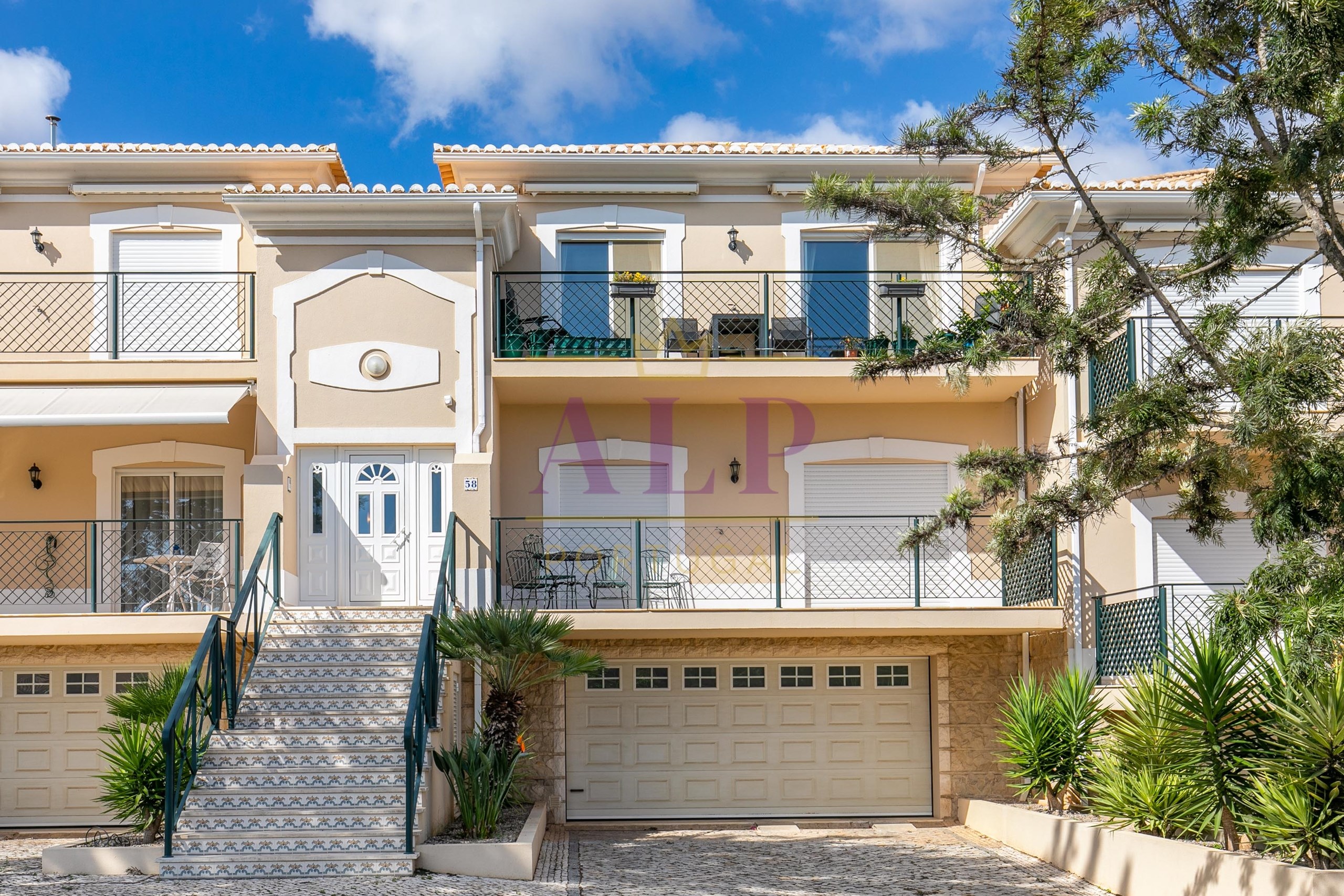 Apartment in Quatro Estradas - view 1